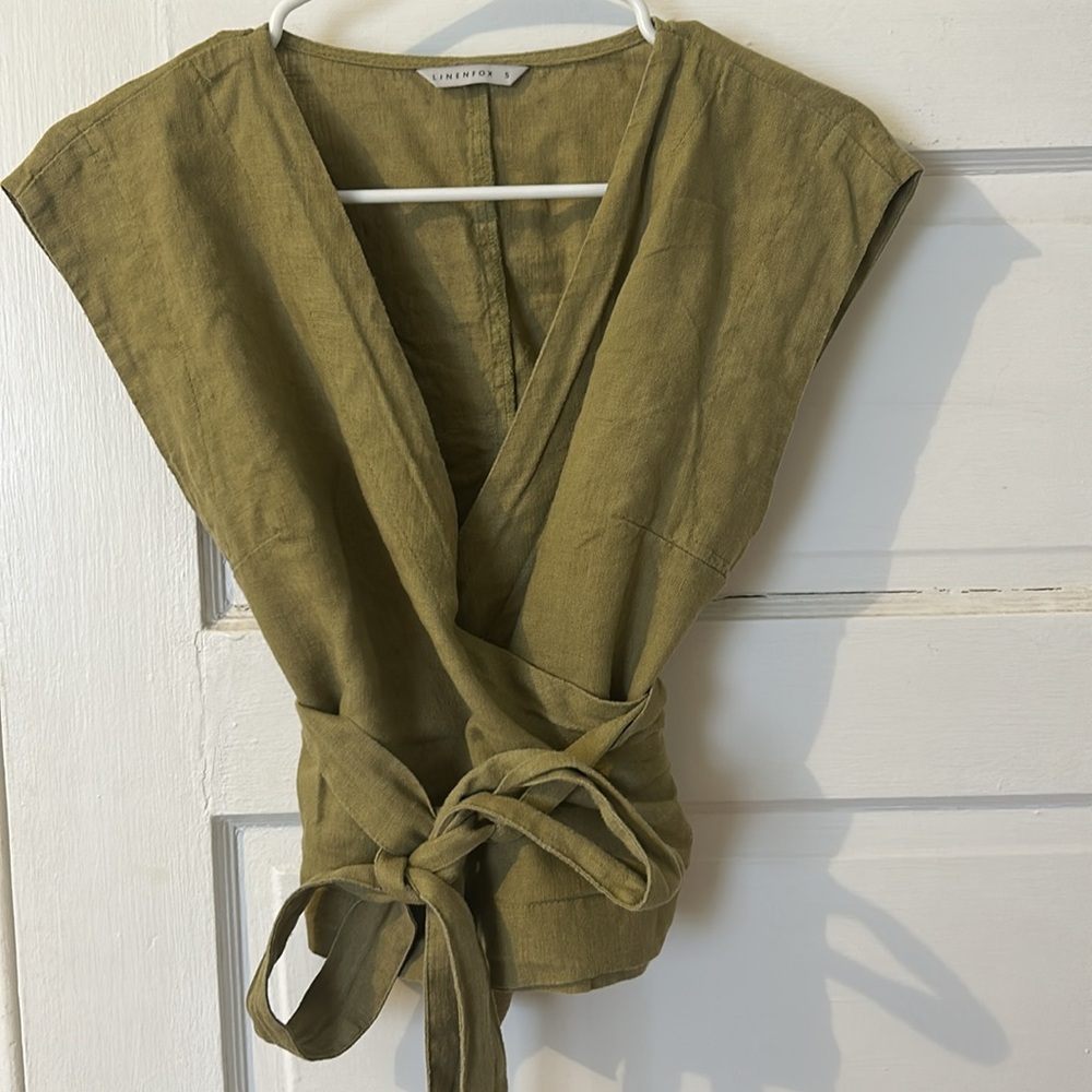 Amelia olive top